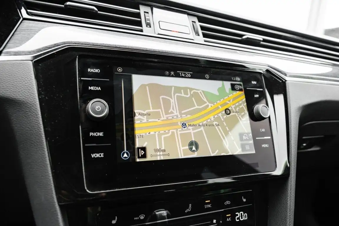 VOLKSWAGEN PASSAT