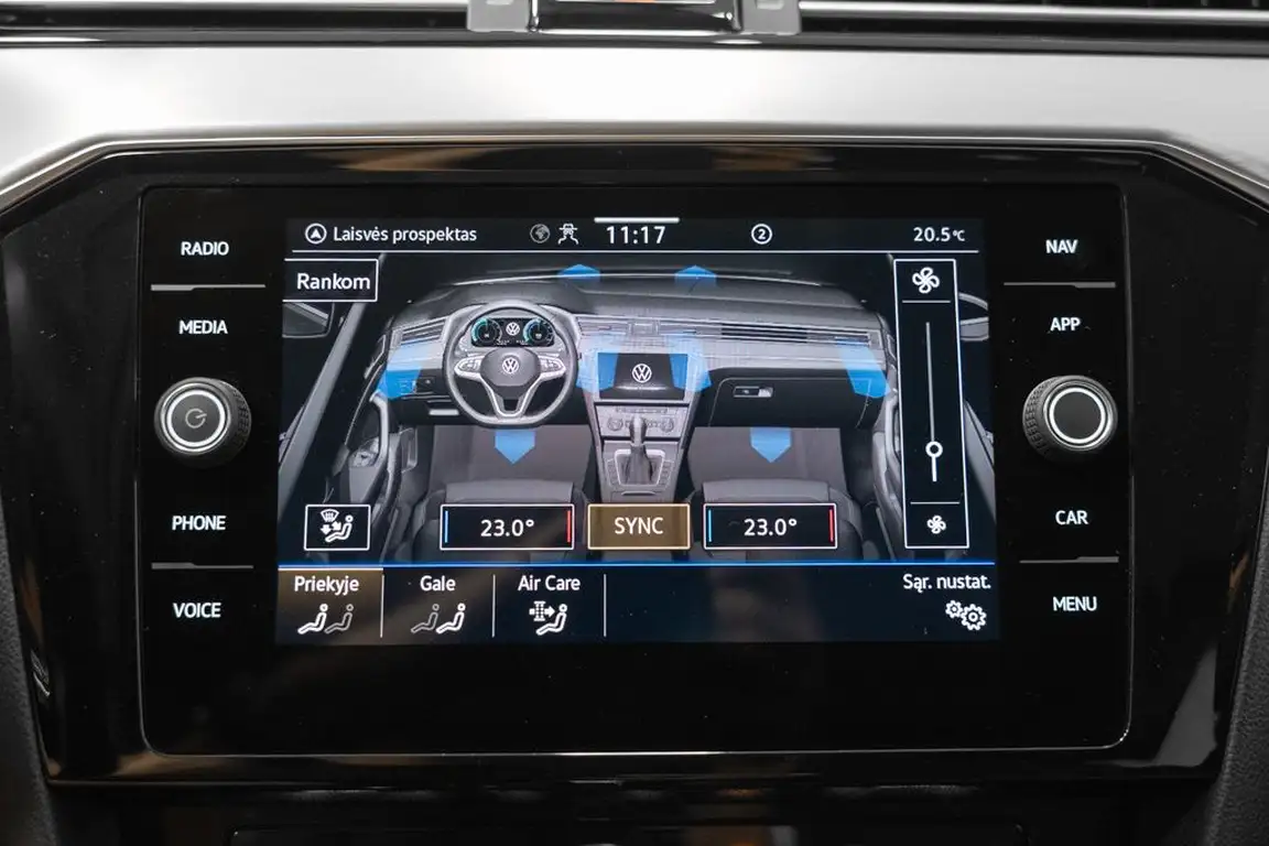 VOLKSWAGEN PASSAT