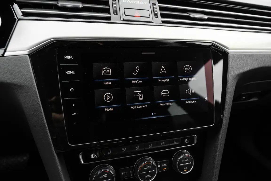 VOLKSWAGEN PASSAT