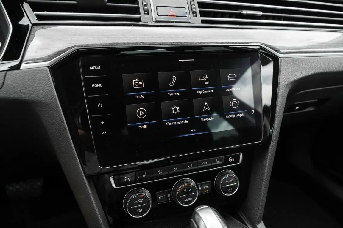 VOLKSWAGEN PASSAT