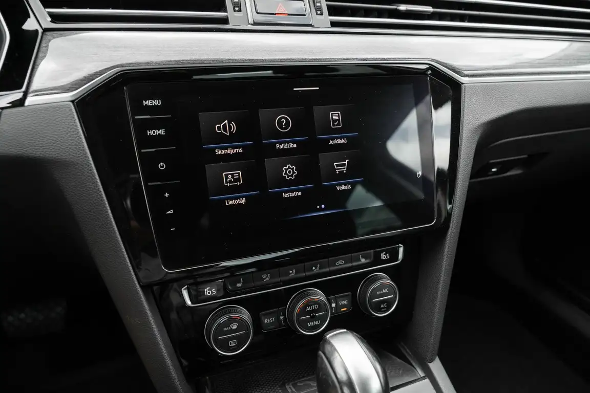 VOLKSWAGEN PASSAT