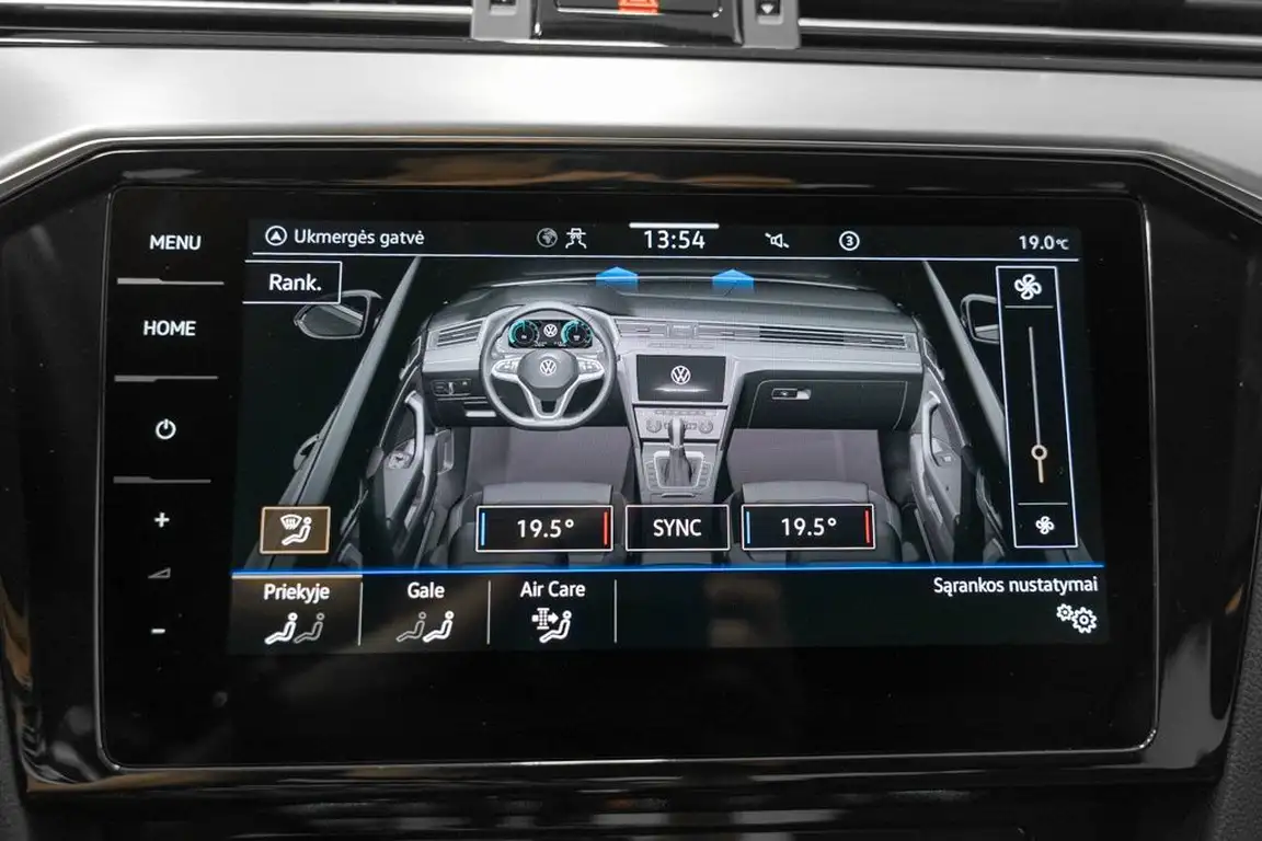VOLKSWAGEN PASSAT