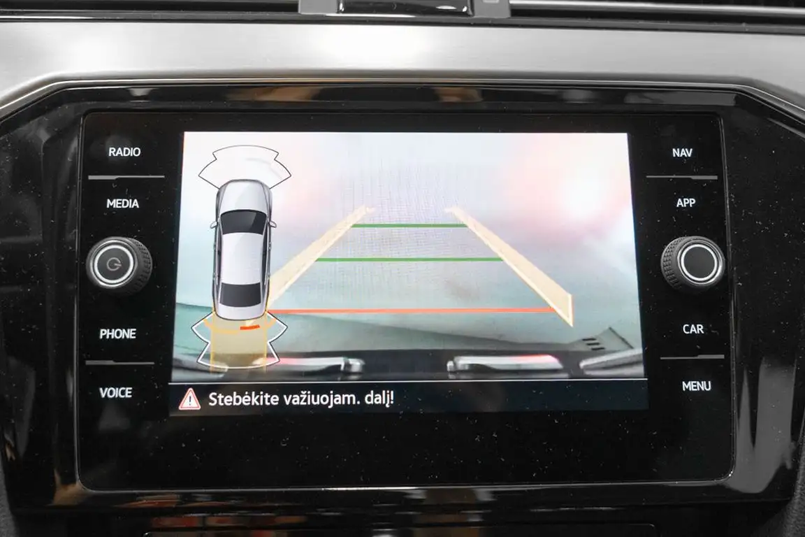 VOLKSWAGEN PASSAT