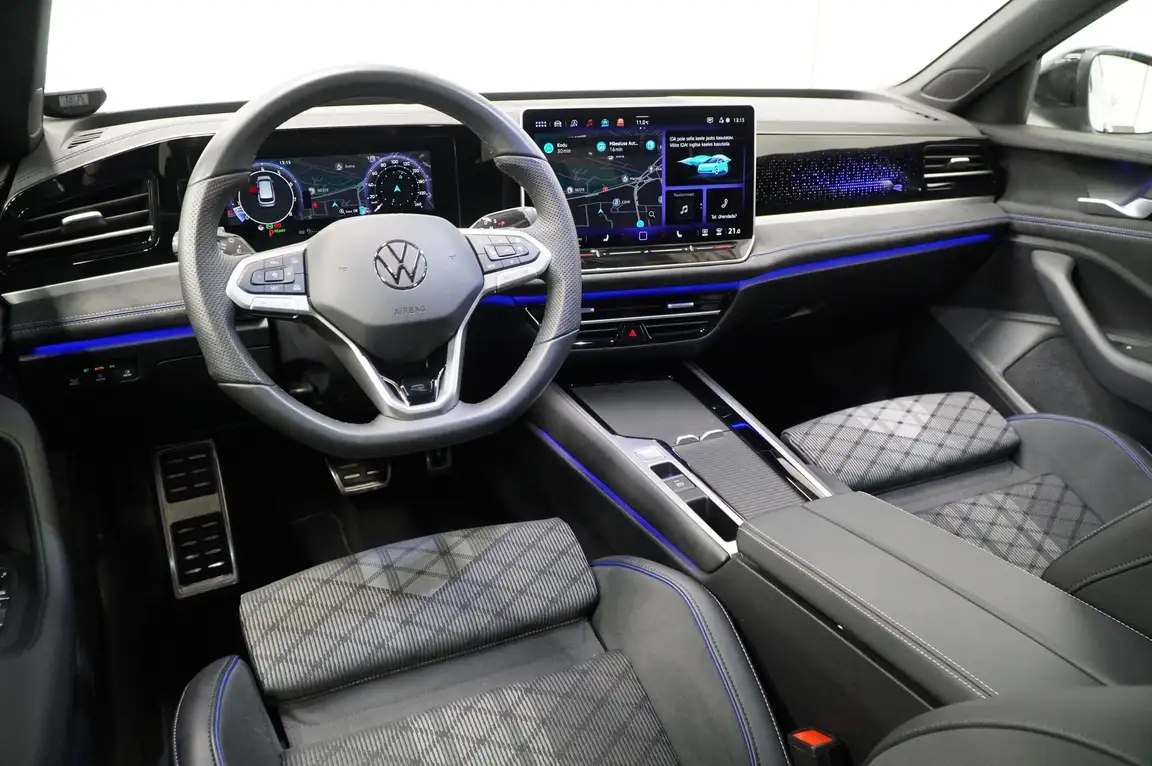 VOLKSWAGEN PASSAT