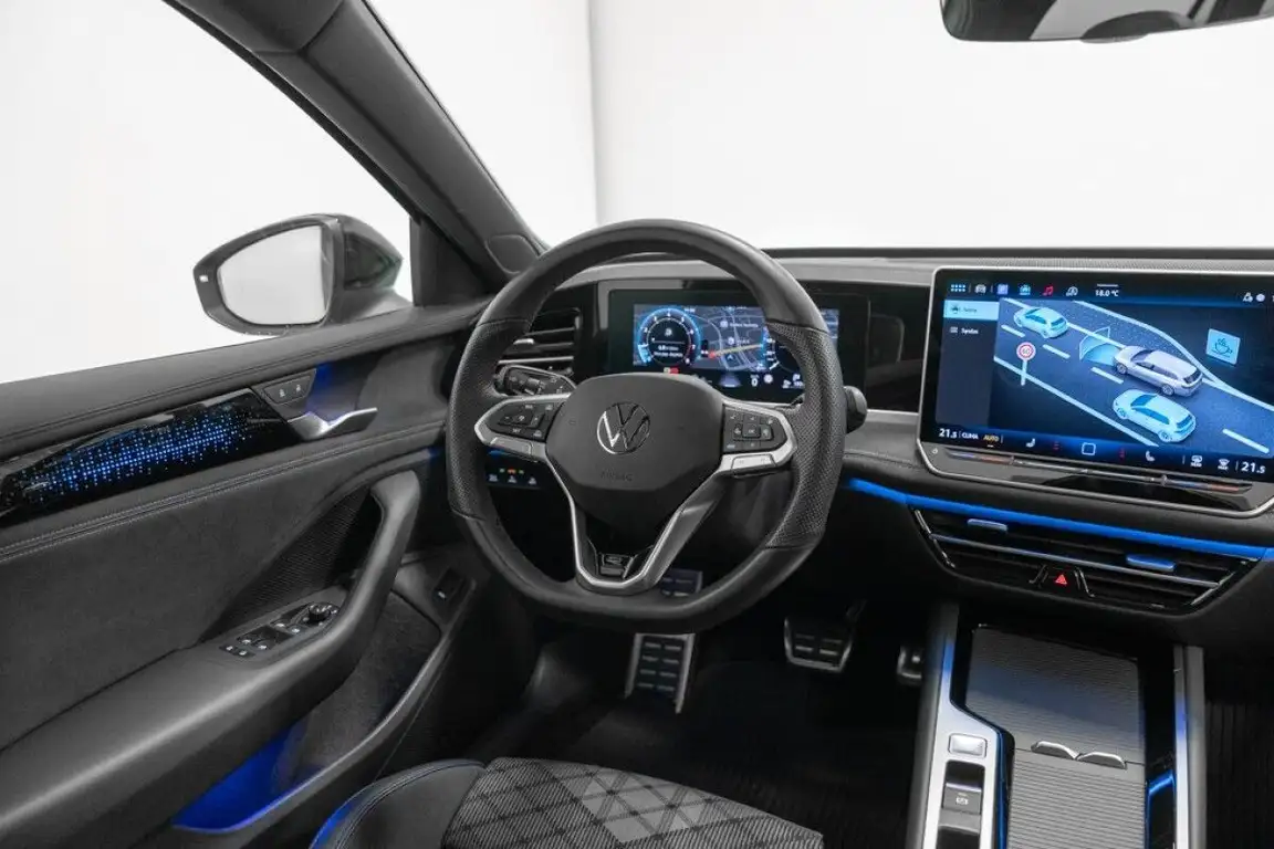 VOLKSWAGEN PASSAT