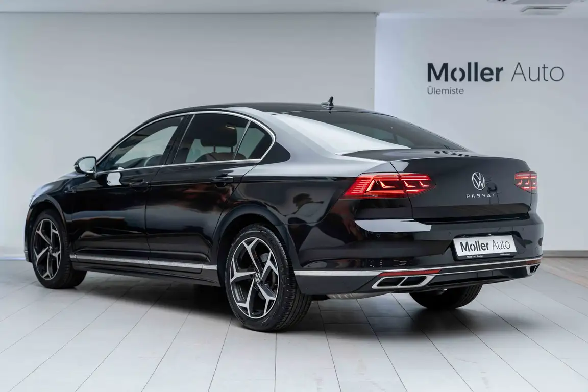 VOLKSWAGEN PASSAT
