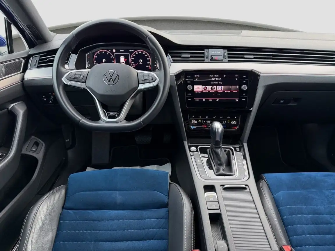 VOLKSWAGEN PASSAT