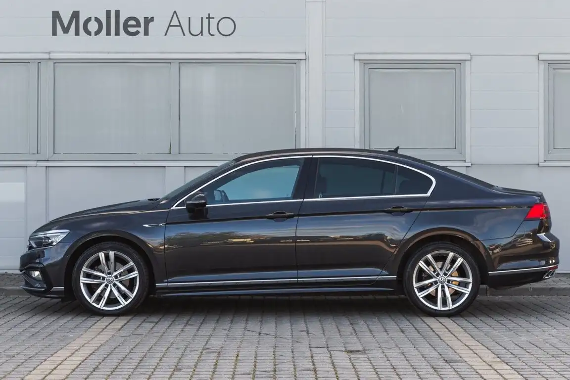 VOLKSWAGEN PASSAT