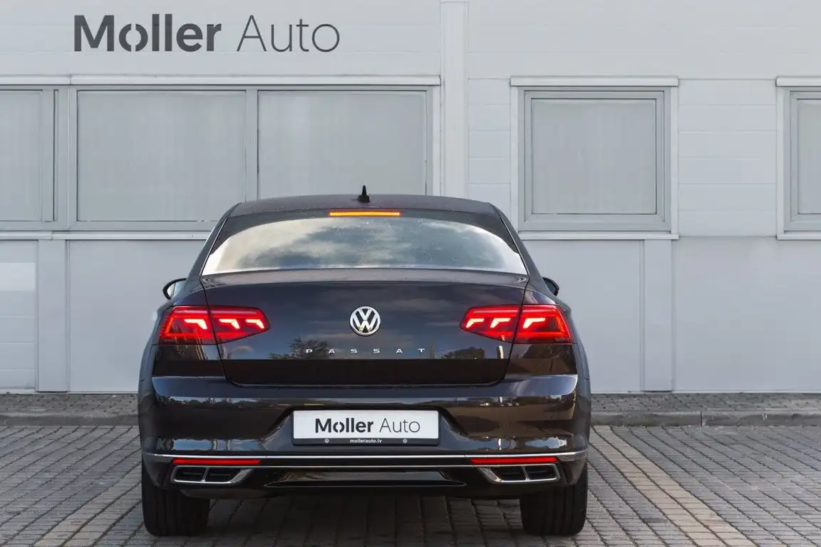 VOLKSWAGEN PASSAT
