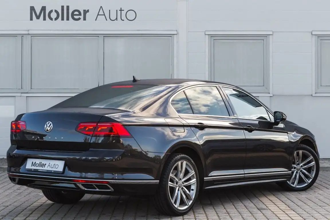 VOLKSWAGEN PASSAT