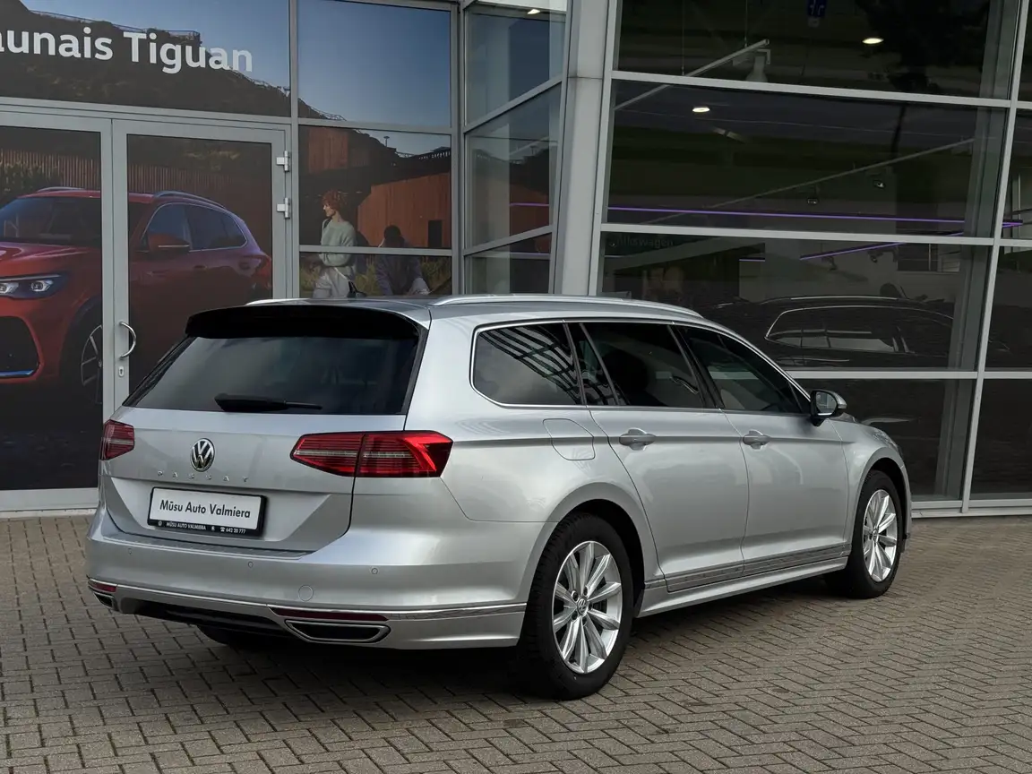 VOLKSWAGEN PASSAT