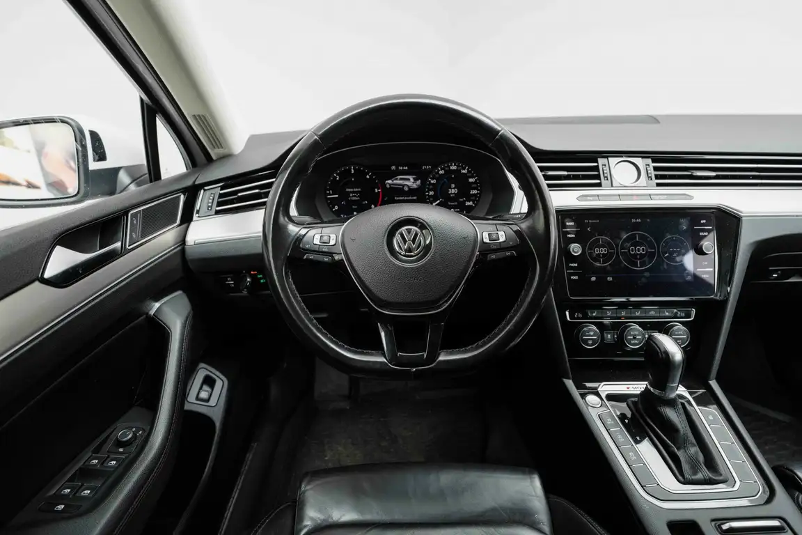 VOLKSWAGEN PASSAT R