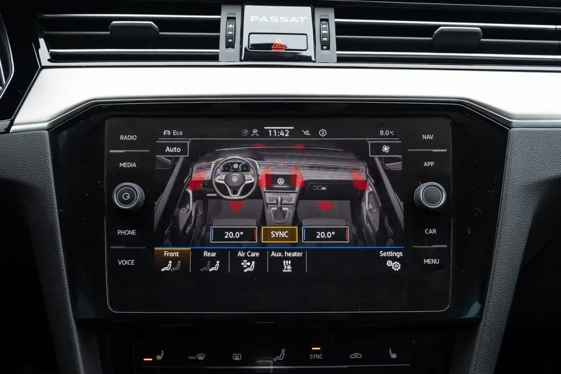 VOLKSWAGEN PASSAT