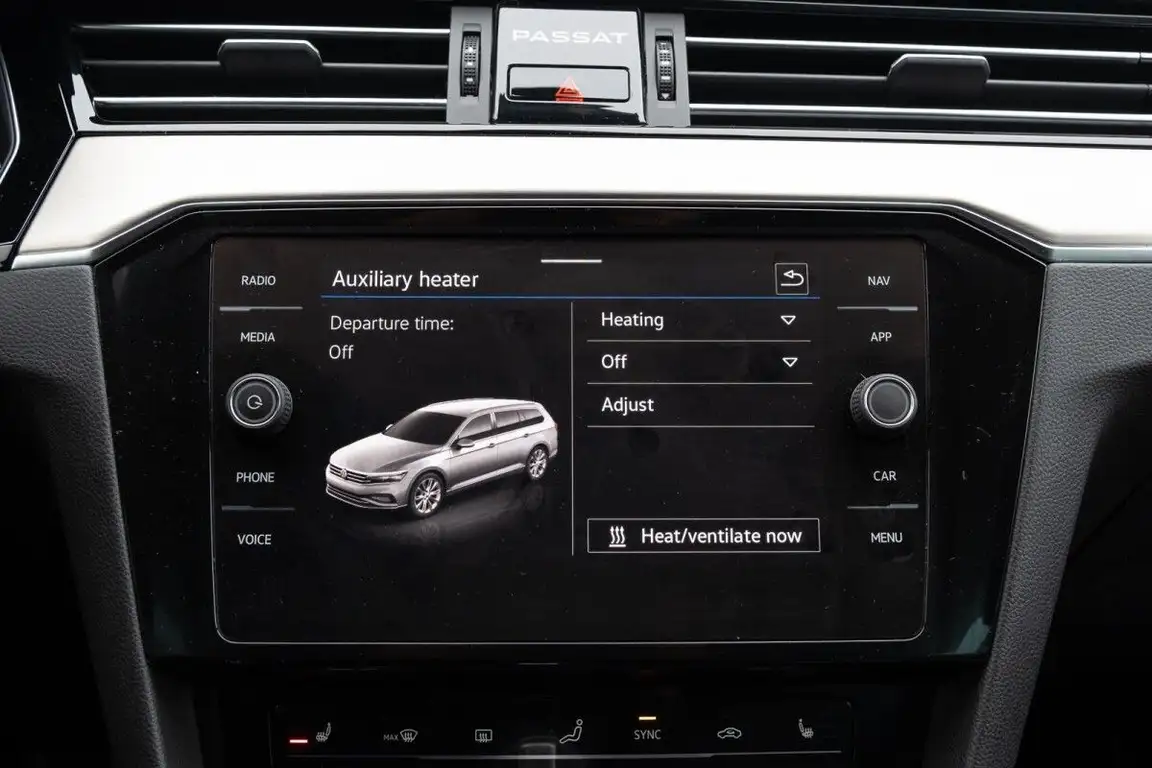 VOLKSWAGEN PASSAT