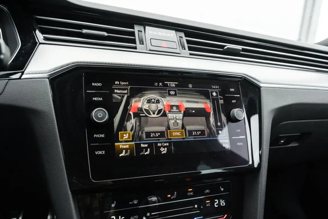 VOLKSWAGEN PASSAT