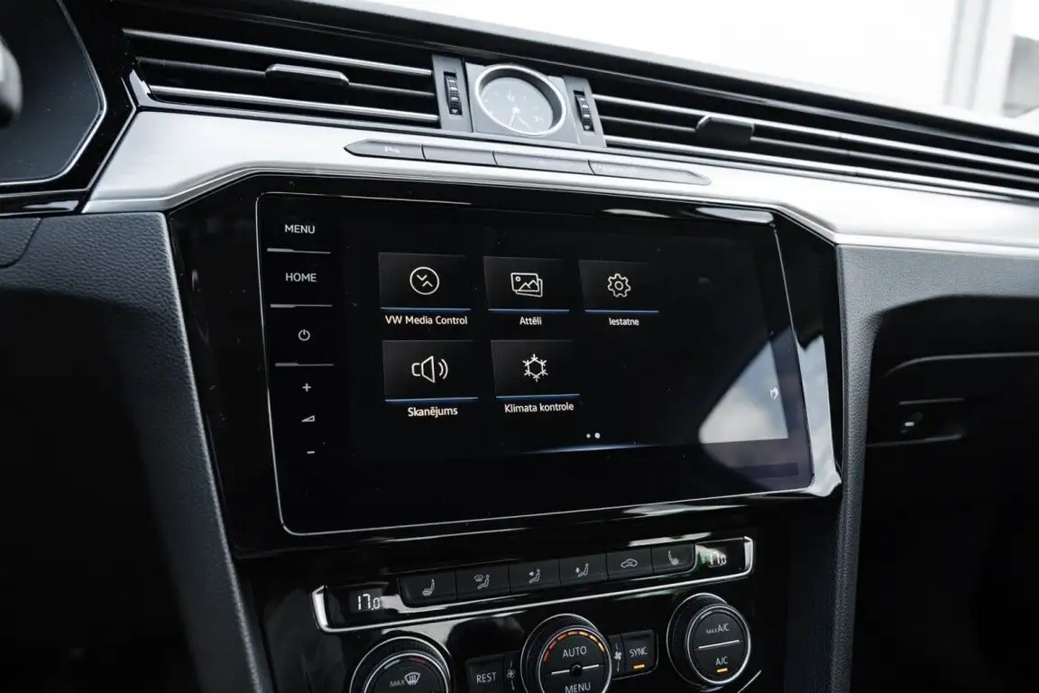 VOLKSWAGEN PASSAT