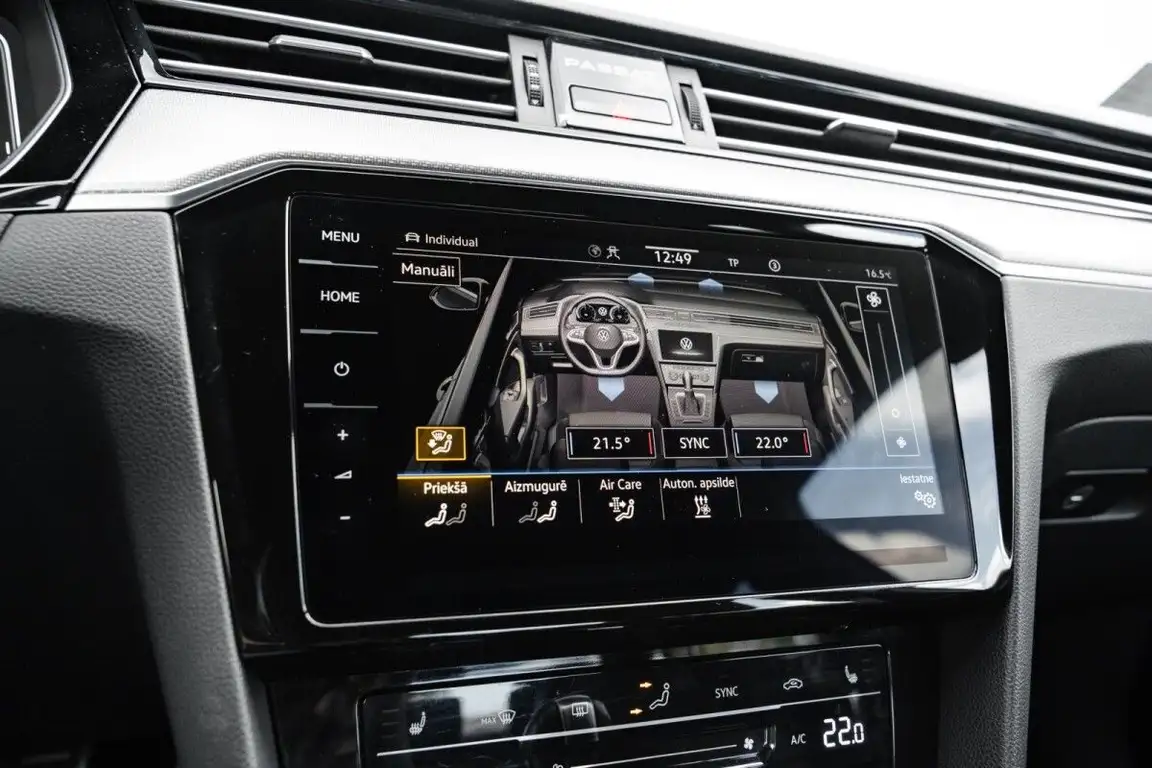 VOLKSWAGEN PASSAT