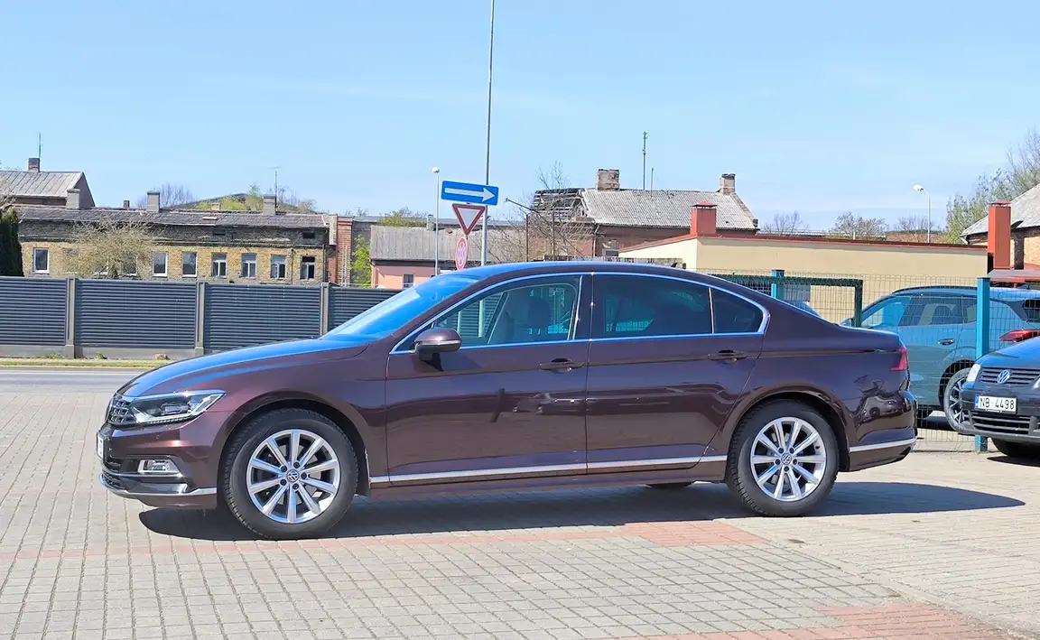 VOLKSWAGEN PASSAT