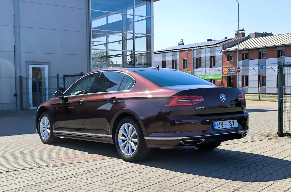 VOLKSWAGEN PASSAT