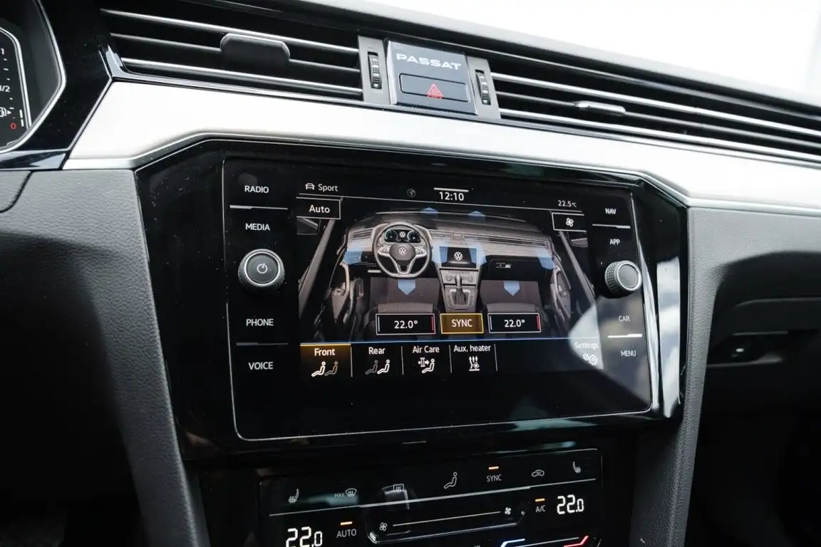 VOLKSWAGEN PASSAT