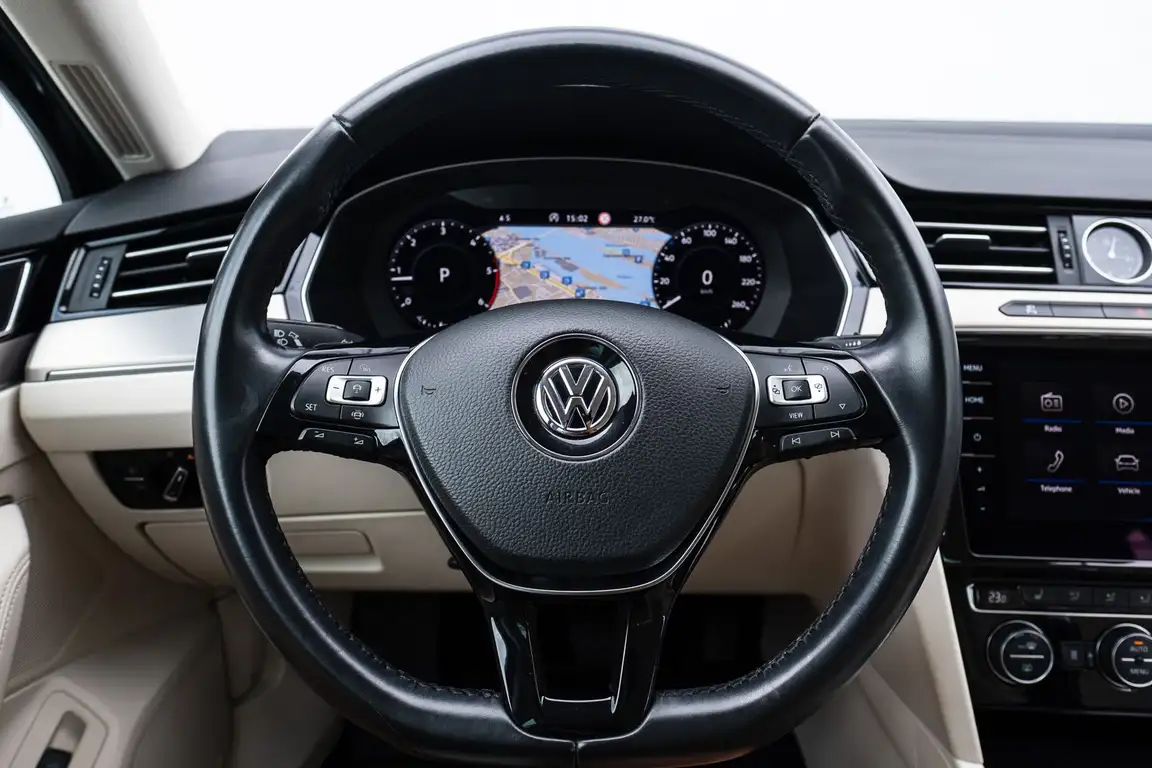 VOLKSWAGEN PASSAT