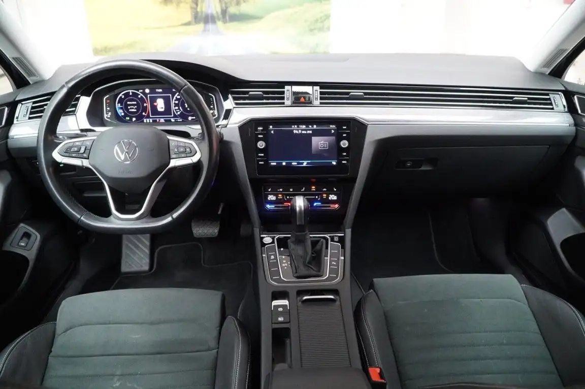 VOLKSWAGEN PASSAT