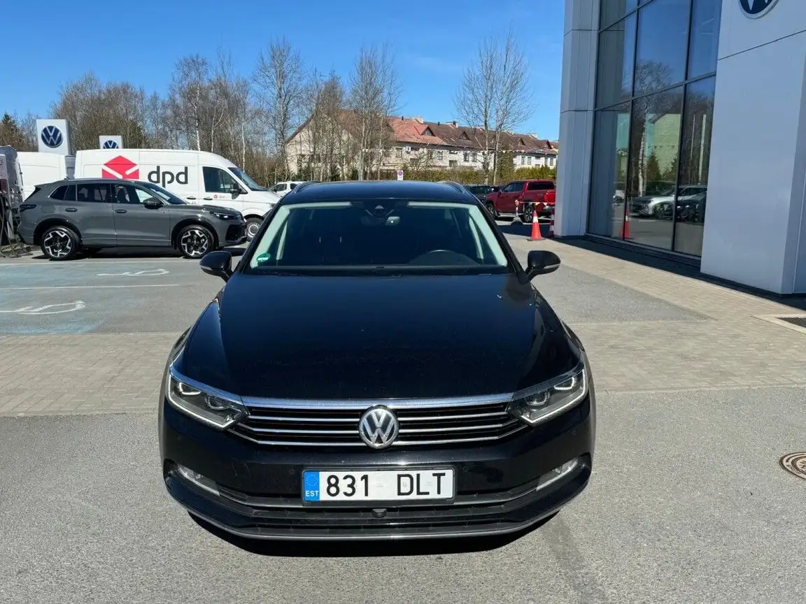 VOLKSWAGEN PASSAT