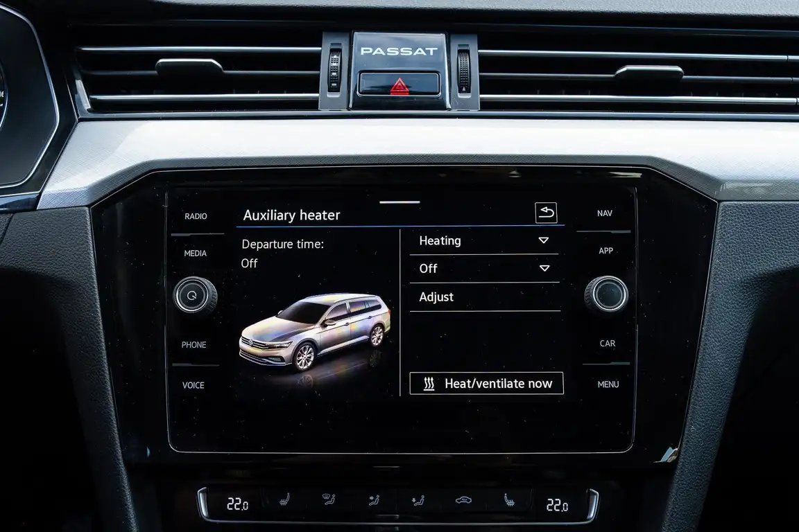 VOLKSWAGEN PASSAT
