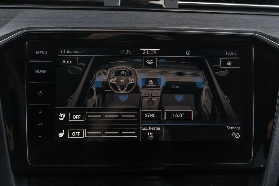 VOLKSWAGEN PASSAT