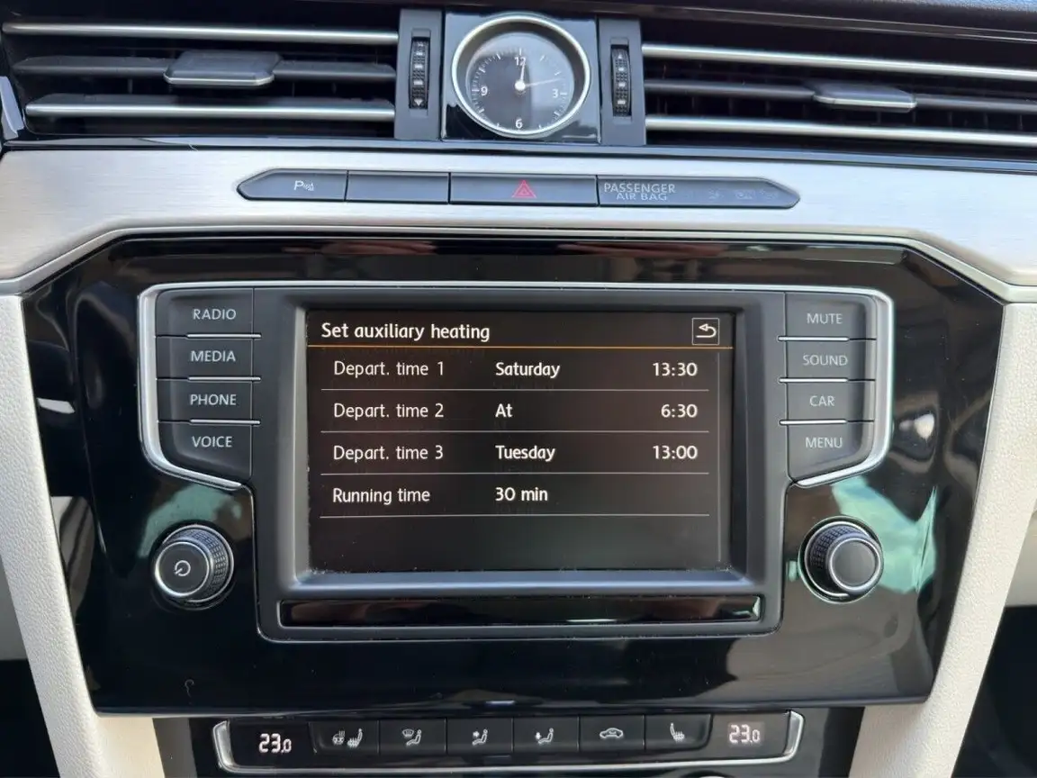 VOLKSWAGEN PASSAT