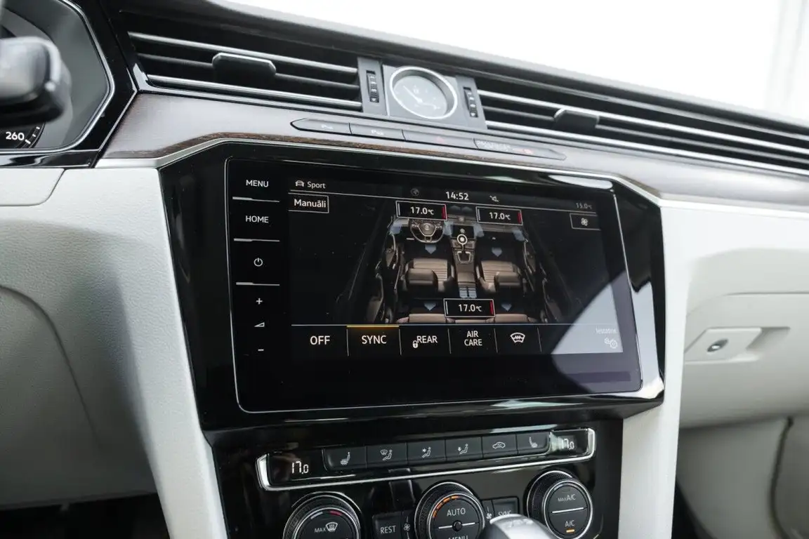 VOLKSWAGEN PASSAT