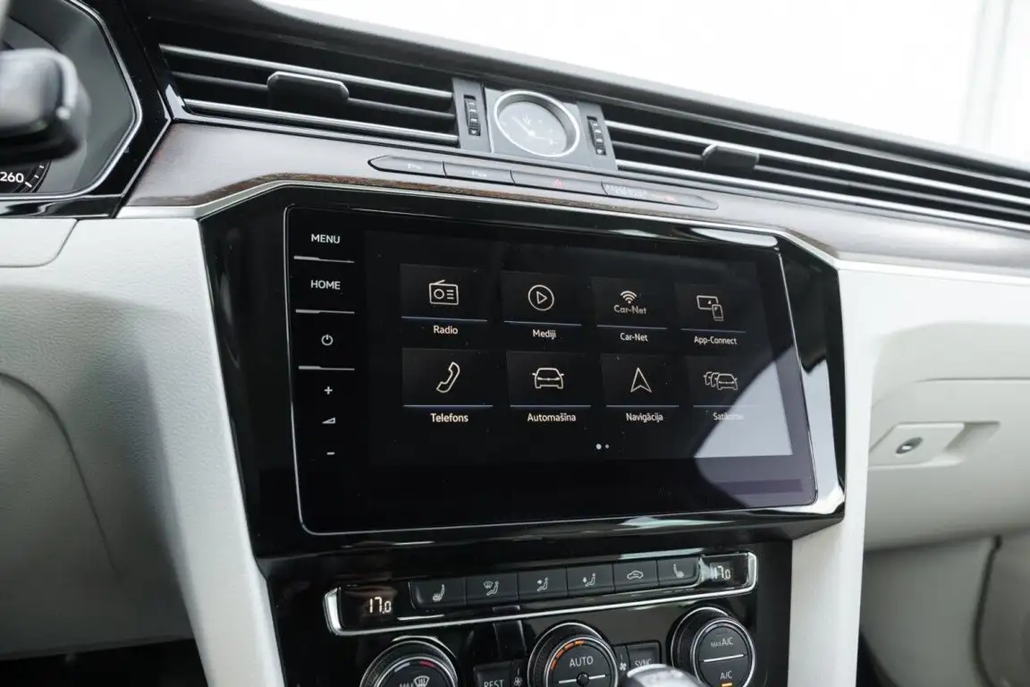 VOLKSWAGEN PASSAT