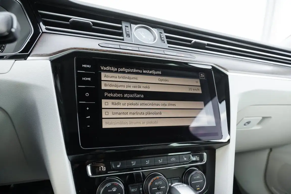 VOLKSWAGEN PASSAT