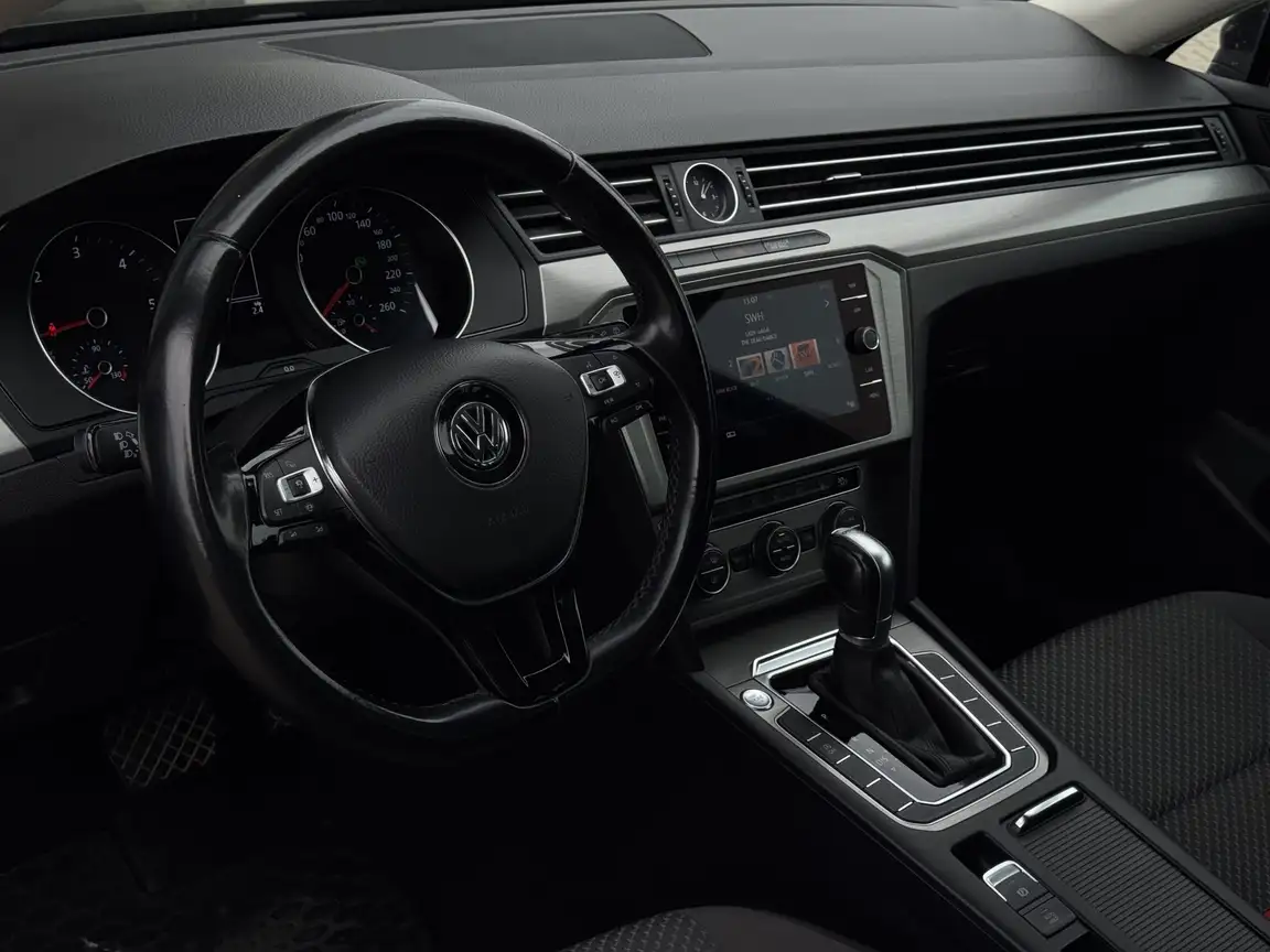VOLKSWAGEN PASSAT