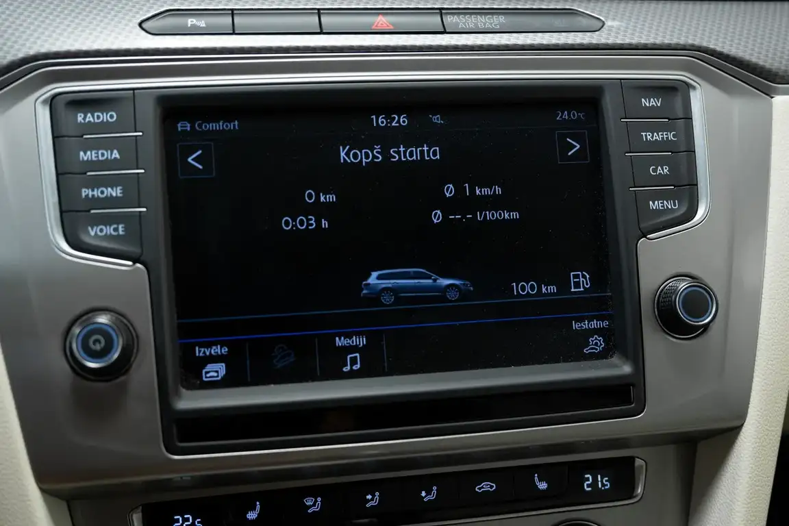 VOLKSWAGEN PASSAT
