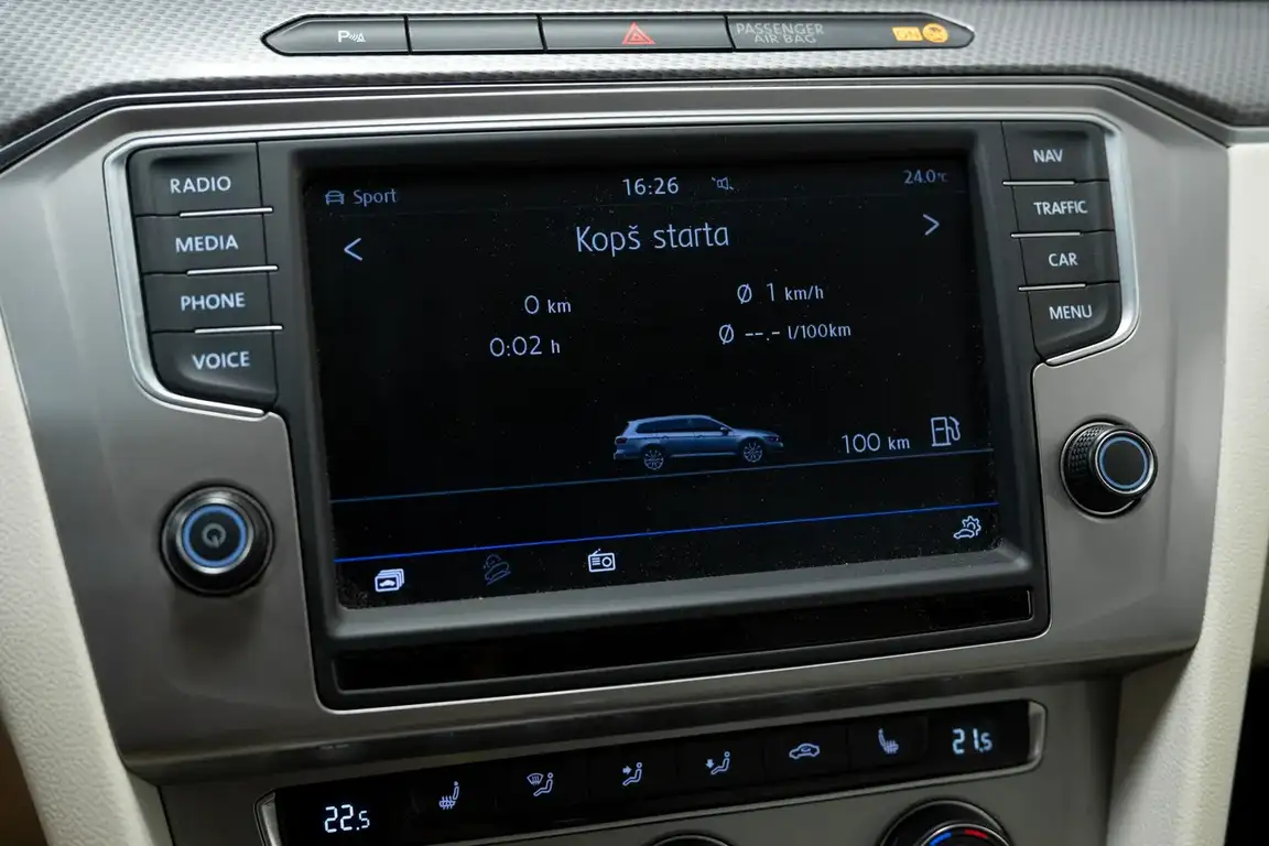 VOLKSWAGEN PASSAT