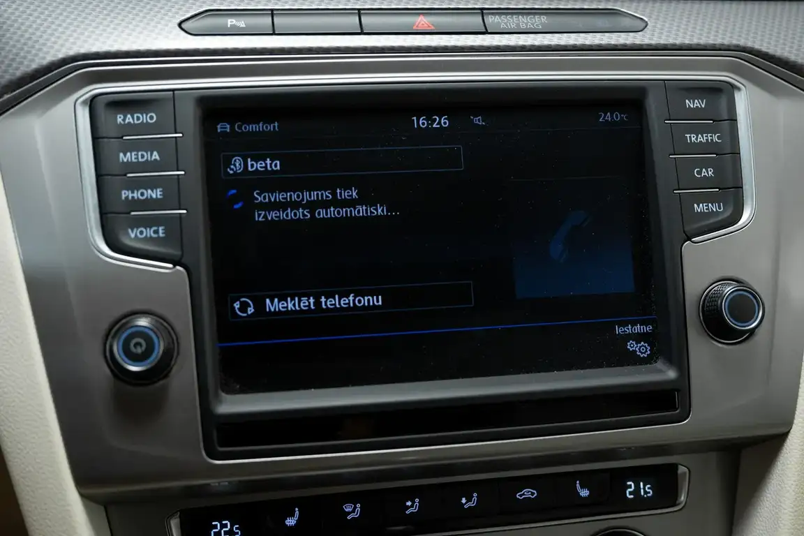 VOLKSWAGEN PASSAT