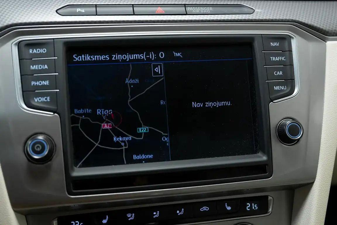 VOLKSWAGEN PASSAT