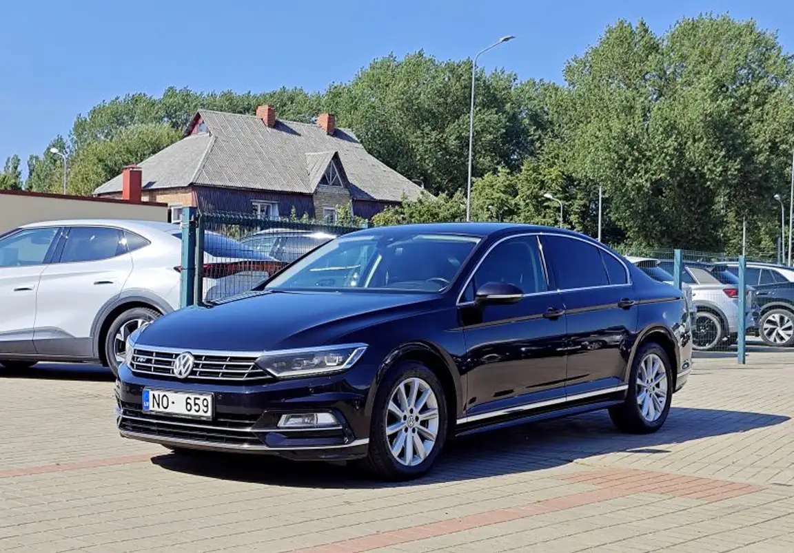 VOLKSWAGEN PASSAT