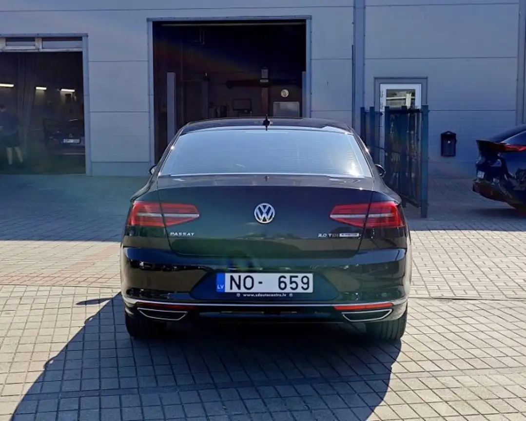 VOLKSWAGEN PASSAT