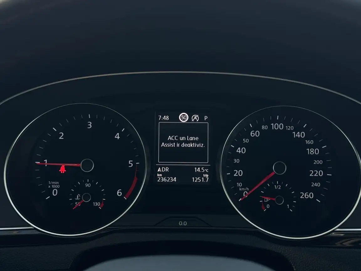 VOLKSWAGEN PASSAT