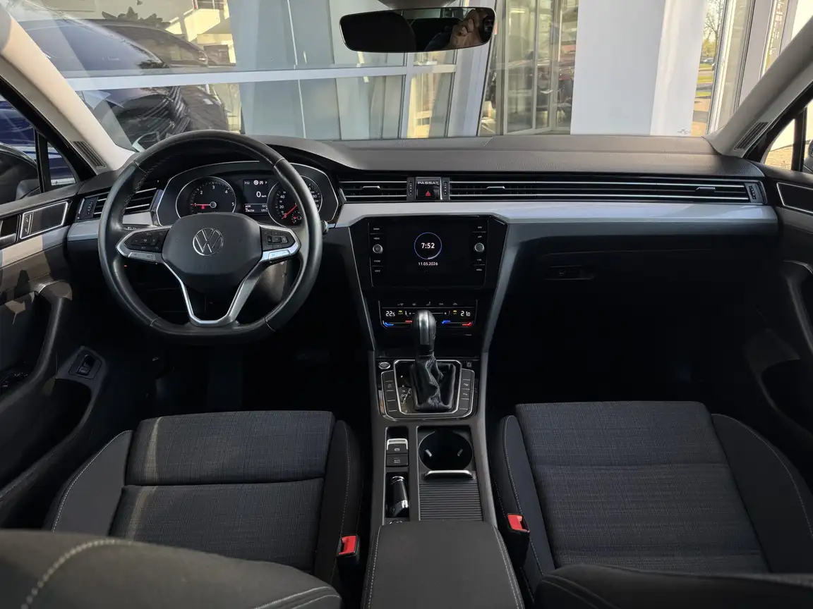 VOLKSWAGEN PASSAT