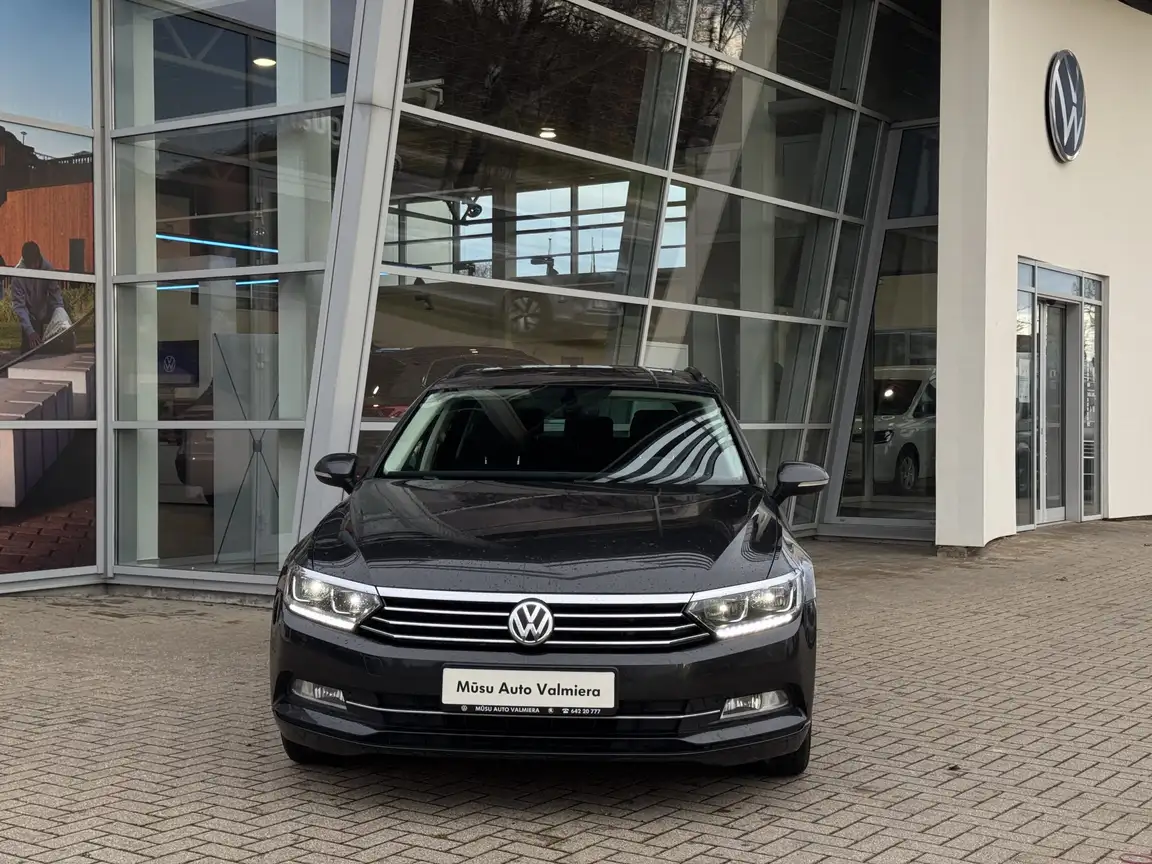 VOLKSWAGEN PASSAT