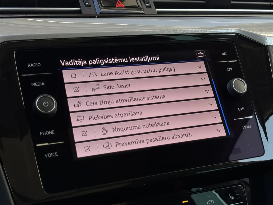VOLKSWAGEN PASSAT