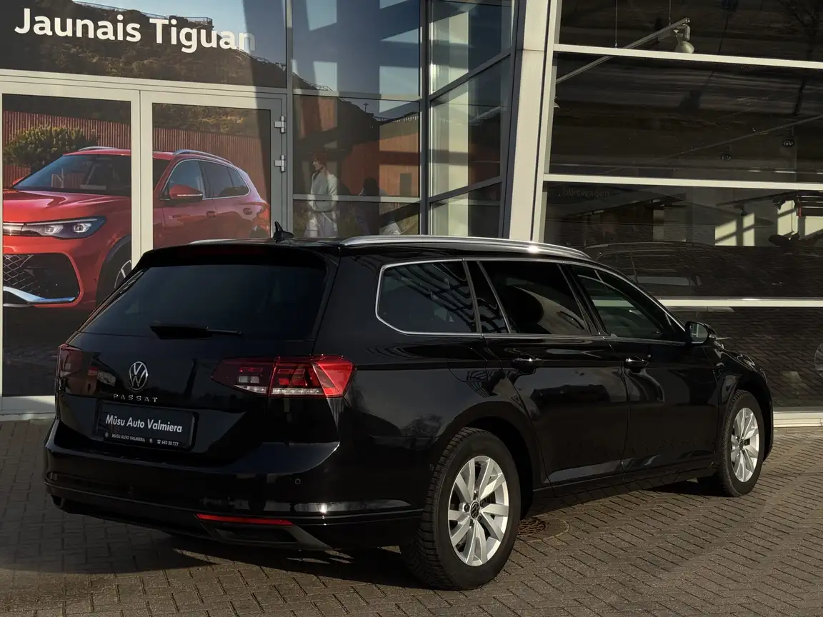 VOLKSWAGEN PASSAT