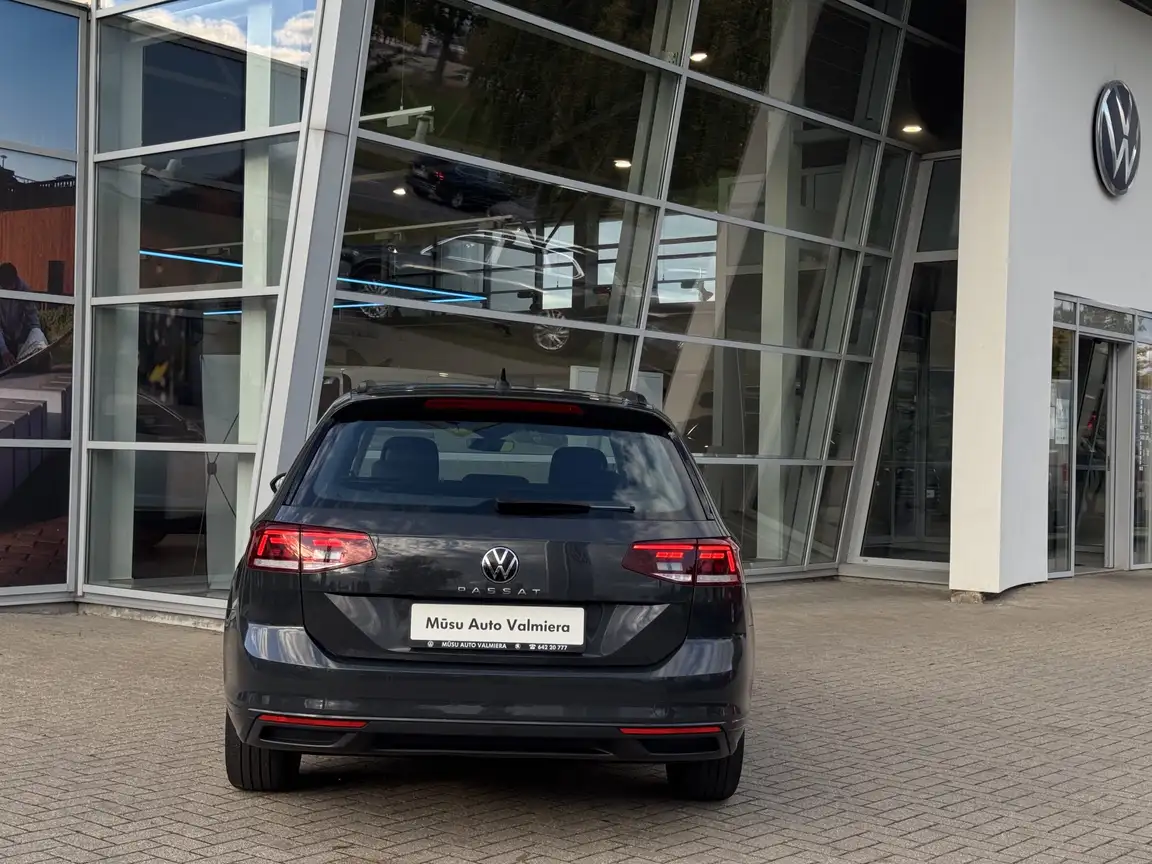 VOLKSWAGEN PASSAT