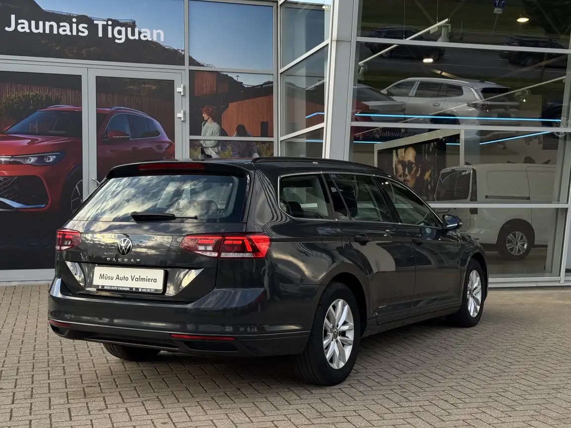 VOLKSWAGEN PASSAT