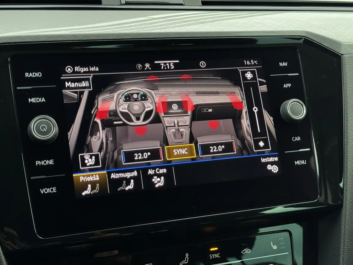 VOLKSWAGEN PASSAT