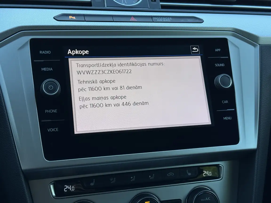 VOLKSWAGEN PASSAT