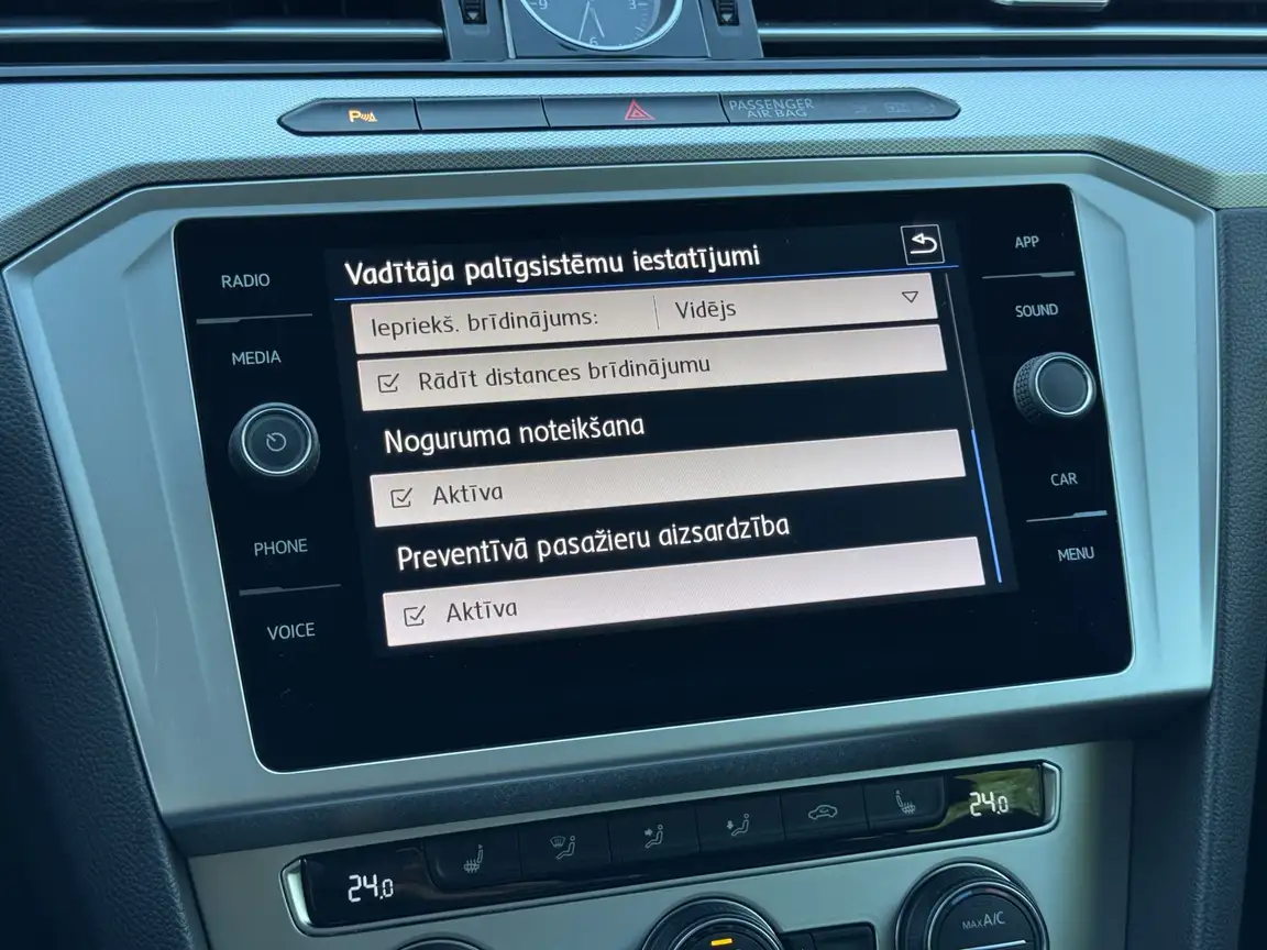 VOLKSWAGEN PASSAT